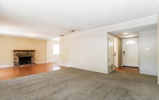 Foto del edificio - 7740 Aptos Cir