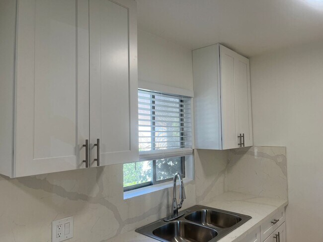 Building Photo - 6600 Whitsett