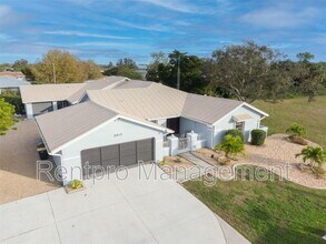 Building Photo - 2417 Magdalina Dr