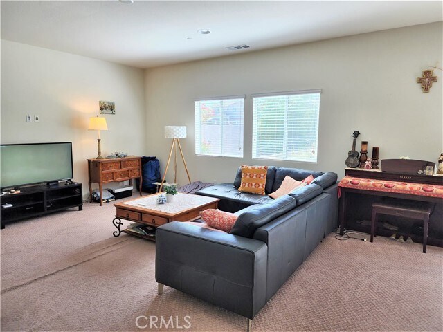 Building Photo - 34823 Oakwood Ln