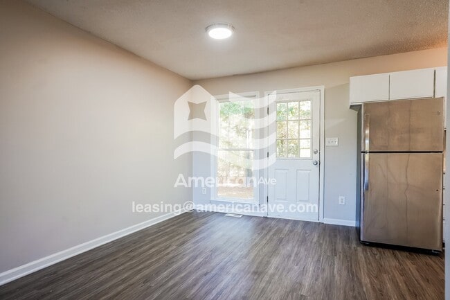 Foto del edificio - 3600 Broughton Rd