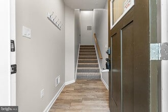 Building Photo - 2271 Kelston Pl