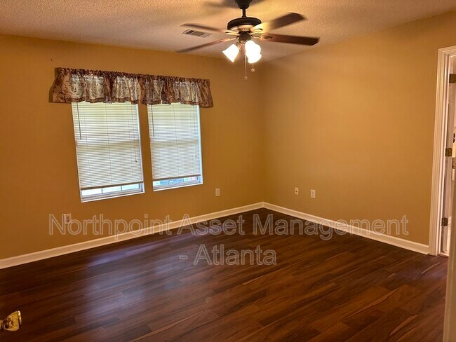 Foto del edificio - 2302 Sandspring Dr SW