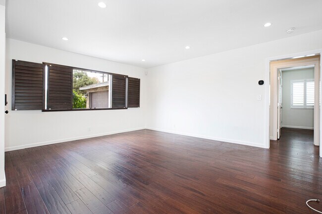 Foto del edificio - 22020 Saticoy St