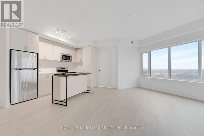 Photo du bâtiment - 8020 Derry Rd