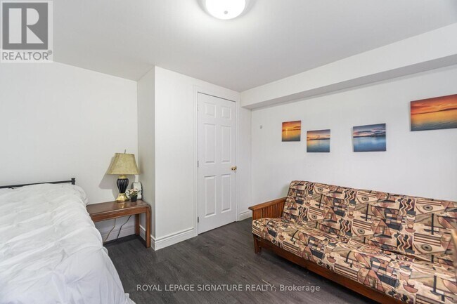 Building Photo - 406 Tamarack Dr