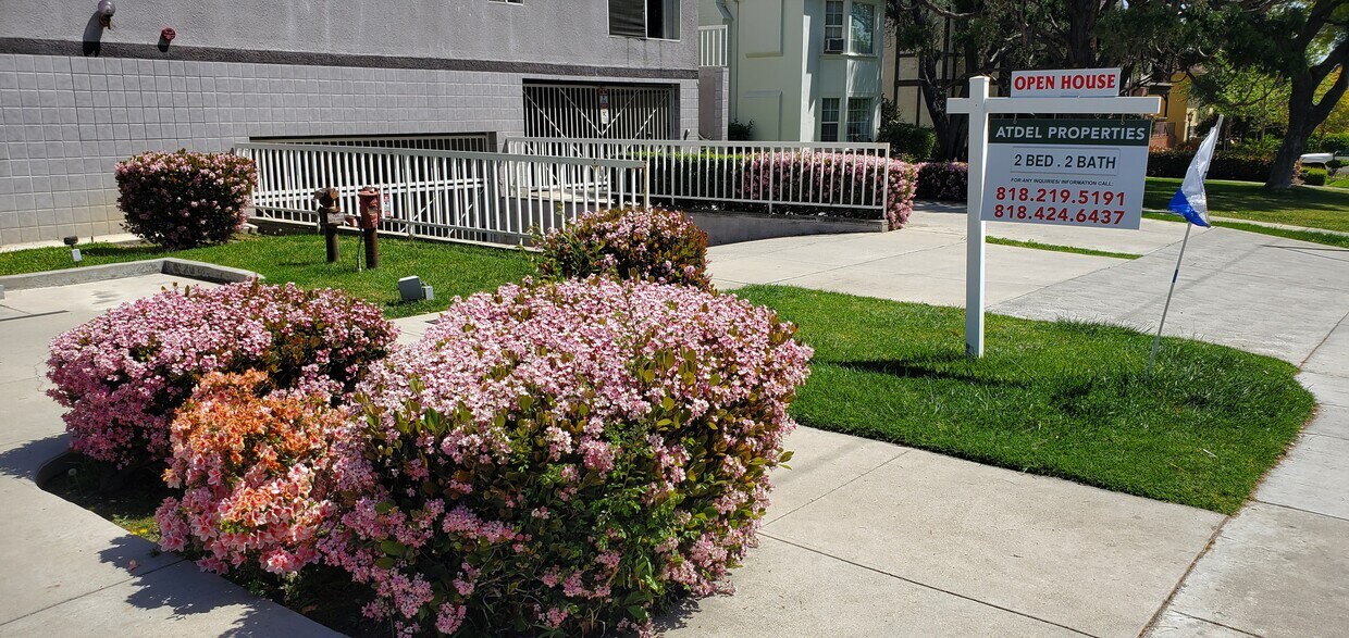 Primary Photo - 2616 Canada Blvd