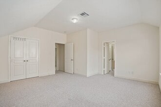 Building Photo - 3010 Blue Lagoon Ct