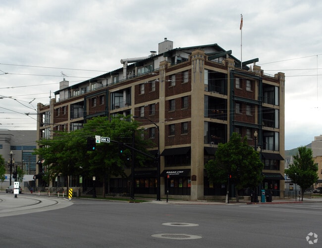 Dakota Lofts