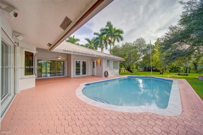 Foto del edificio - 4 br, 2 bath House - 20506 SW 54th Pl