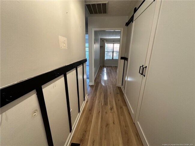 Foto del edificio - 2564 Lull Water Dr