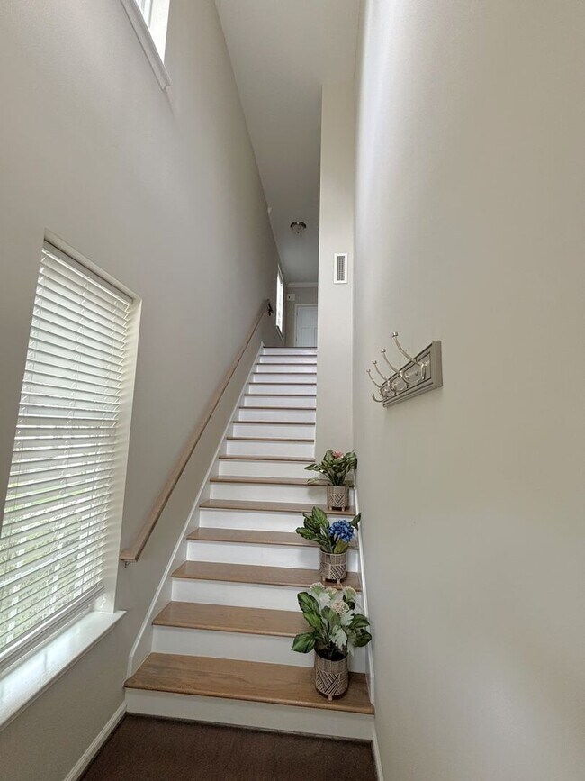 Foto del edificio - Marketing title- 4 bedroom/ 3 bathrooms- The Promenade at John Tyler