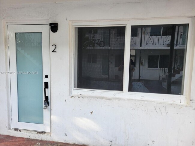 Foto del edificio - 1150 NW 1st Pl