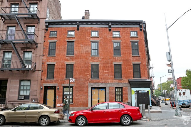 Building Photo - 43 Macdougal St