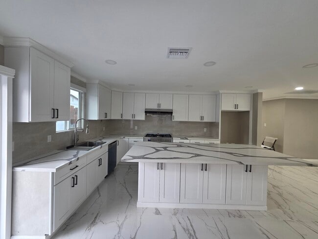 Foto del edificio - 52641 Avenida Martinez