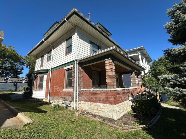 Building Photo - 2826 Harrison St