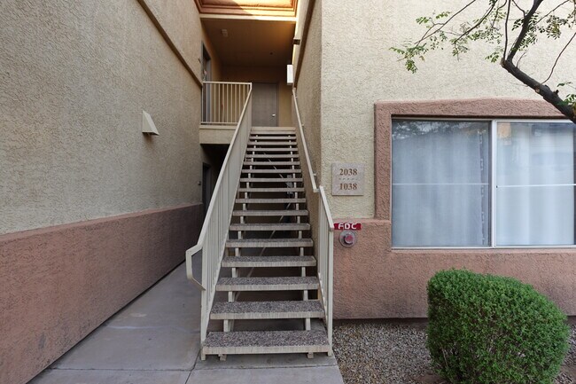 Foto del edificio - 2134 E Broadway Rd