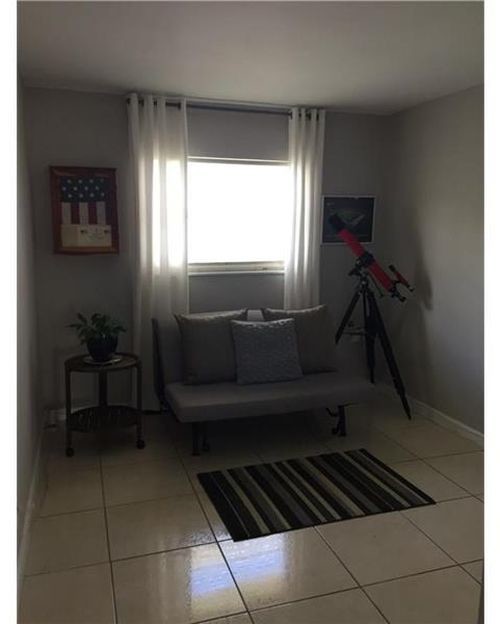 Building Photo - 2741 NE 8th Ave