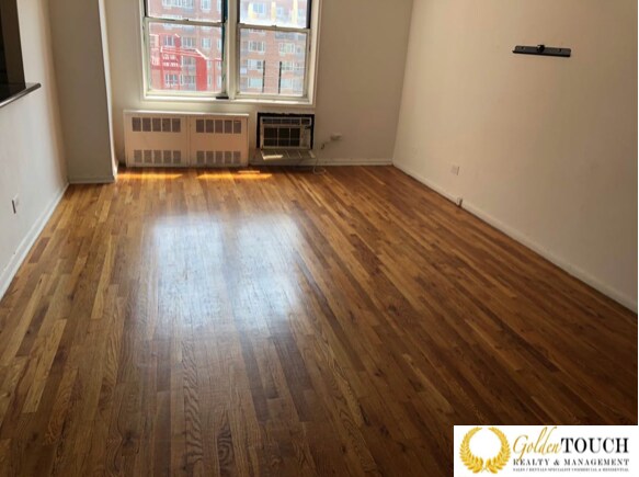 Foto principal - 63-11 Queens Blvd