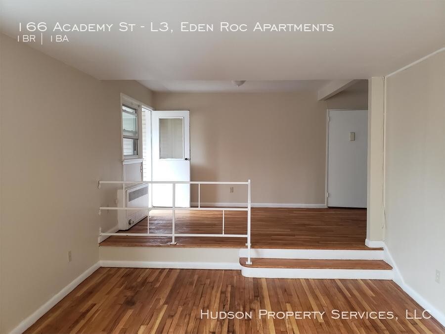Primary Photo - 166 Academy St
