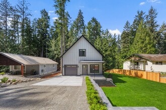 Building Photo - 18545 Woodside Dr SE