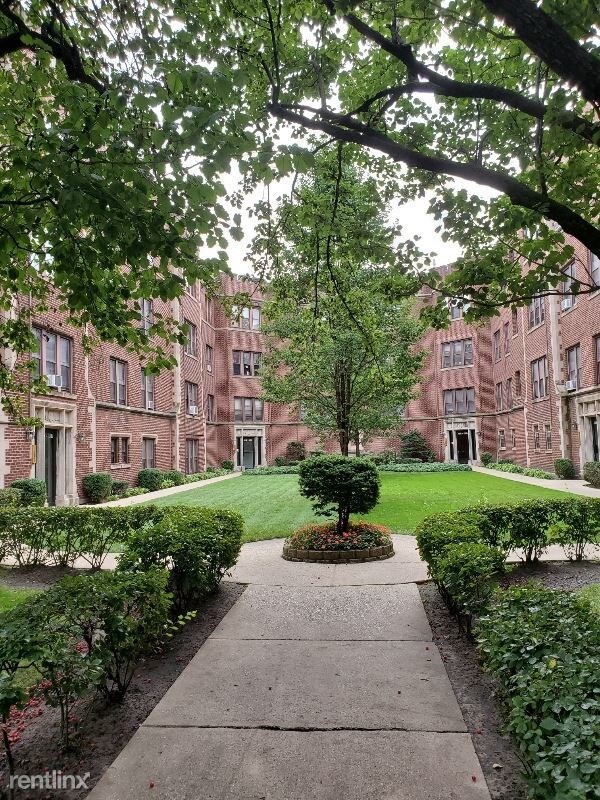 Primary Photo - 1341 W Estes Ave