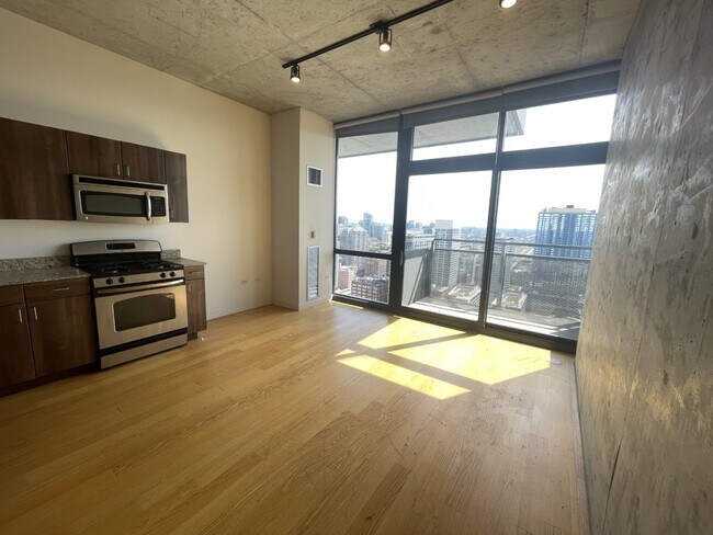 Building Photo - 235 W Van Buren St