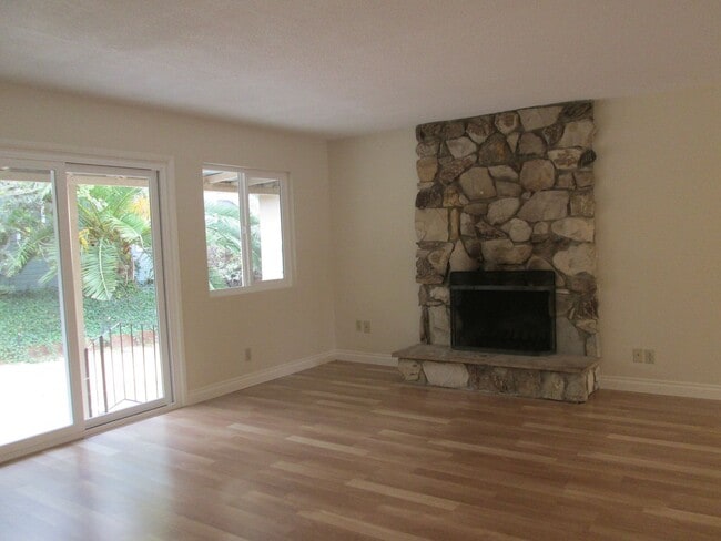 Building Photo - Lucky find! Charming home in Downtown SLO ...