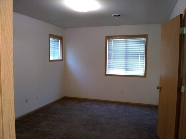 Foto del edificio - 247 NW Clay Ct