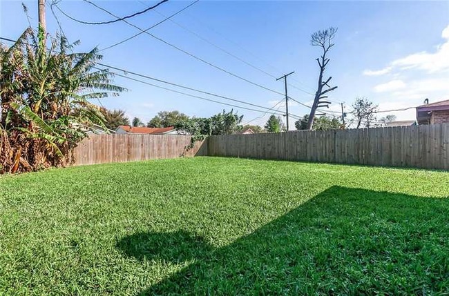 Building Photo - 3772 Louisiana Dr