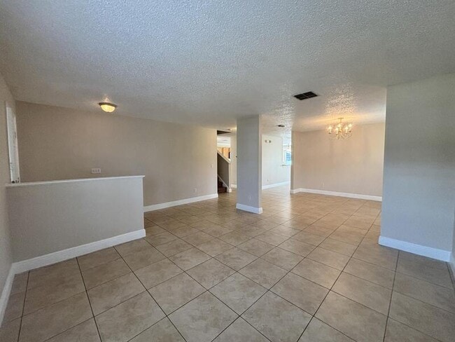 Building Photo - 15133 Moultrie Pointe Rd