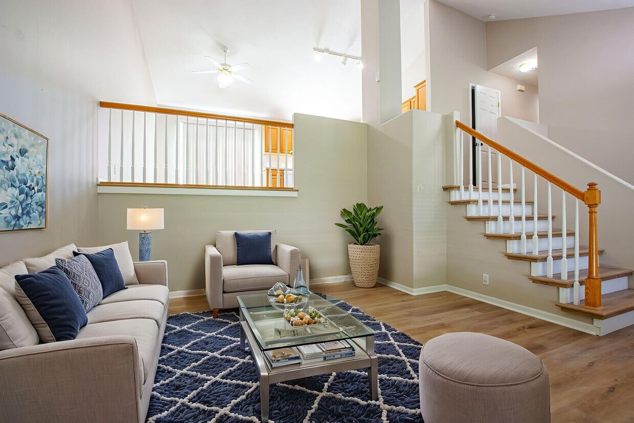 Primary Photo - 3 Bedroom / 2 Bath Tri-Level Home Located ...