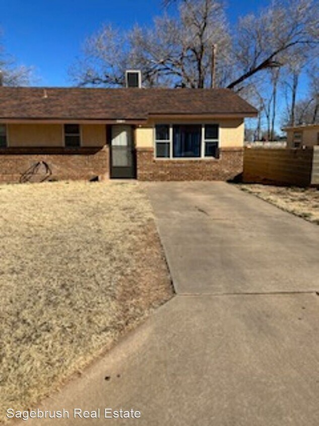 1 br, 1 bath House 1304 E 11th St. House Rental in Clovis, NM