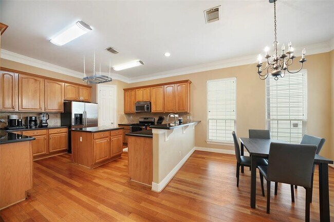 Building Photo - 1310 Birdsall St