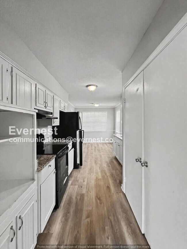 Foto del edificio - Limited Time Special Offer! / 4 Bed, 2 Bath Home with Carport / Pet-Friendly / Available Now!