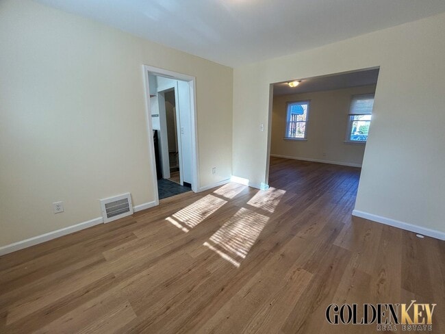 Building Photo - Newly Remodeled Westside 3 Bedroom Home!