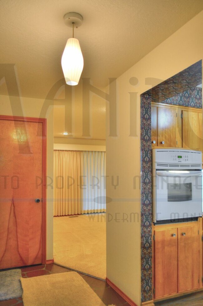 Building Photo - E Dean Avenue Duplex