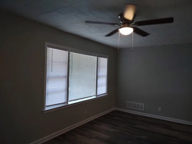 Foto del edificio - 3465 Matilda Ln