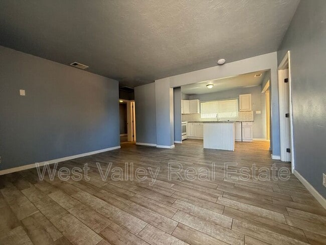 Building Photo - 718 Pierce St