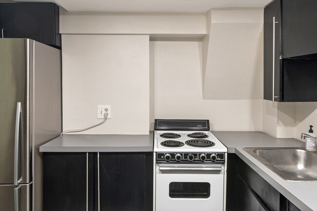 Building Photo - 244 Beacon St