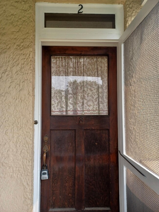 Building Photo - 18 E Clifford St