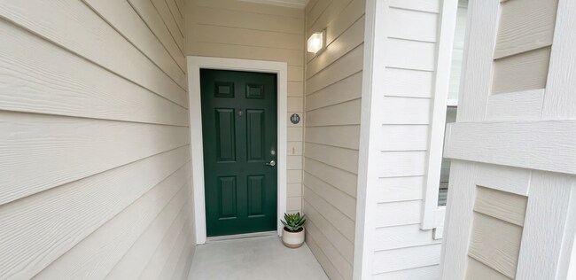 Foto del edificio - Available Now | First-Floor Condo with Washer & Dryer in Winter Garden 1/2 Month Free of Rent