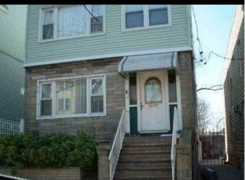 Foto del edificio - 147 Carlton Ave