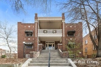Building Photo - 970 N Pearl St