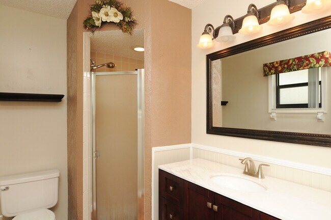 Building Photo - 5805 Pauma Pl