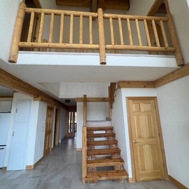 Foto del edificio - 4057 Wildridge Rd