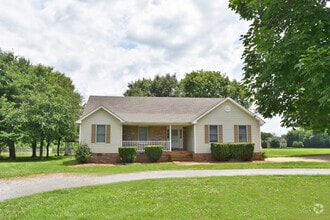Building Photo - 1525 W Harpeth Rd