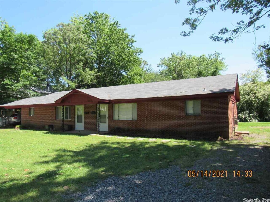 2013 Lee Ave, Conway, AR 72034 Townhome Rentals in Conway AR