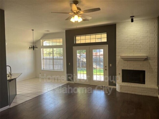 Building Photo - 1809 Fairmont Ln