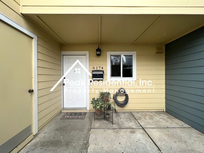 Foto del edificio - Updated 2bd/1.5ba Townhouse